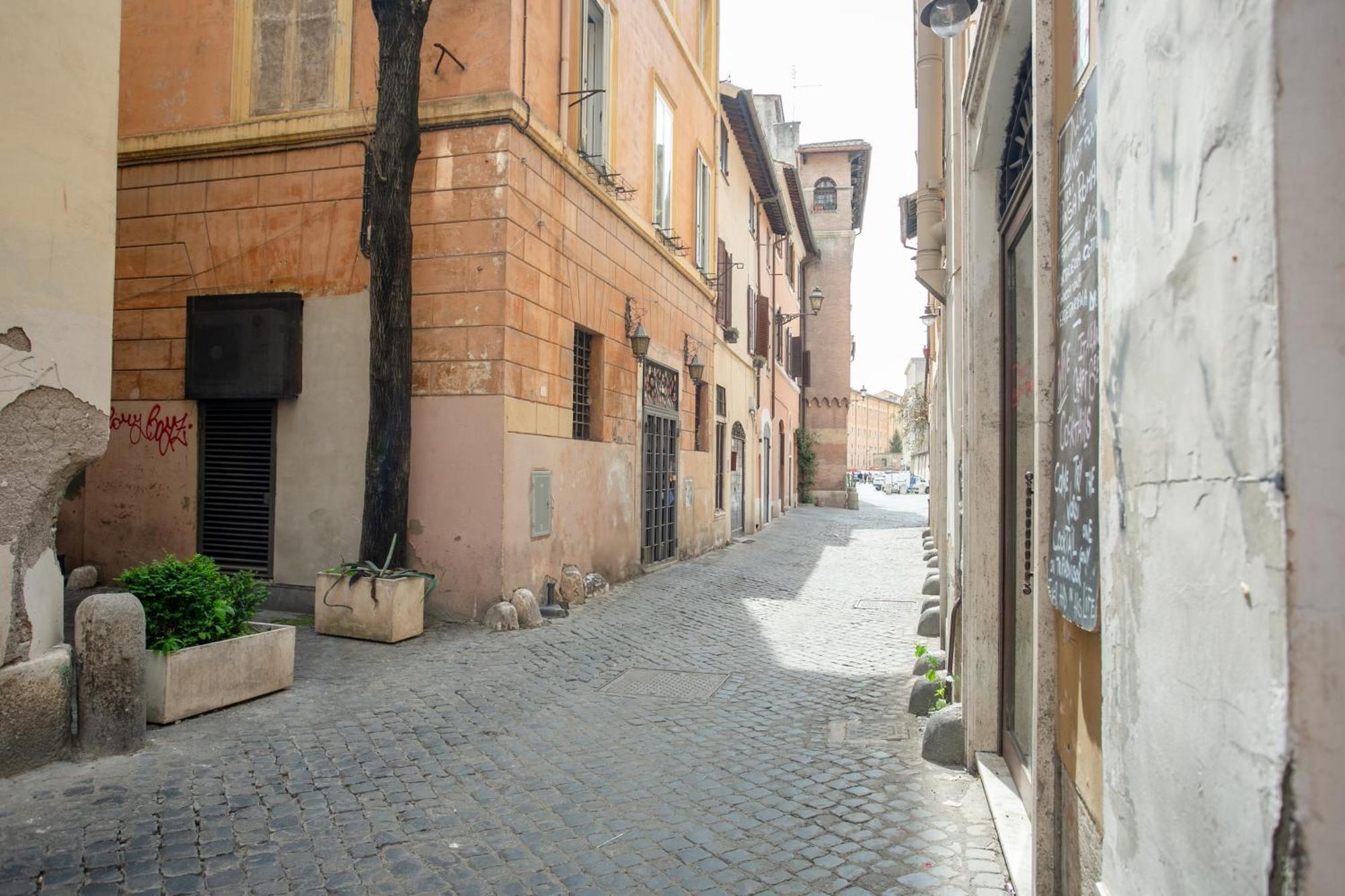 Trastevere 2 Badrooms Design Apartment Rome